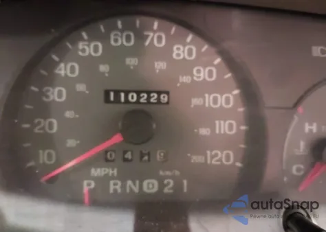 2002 Mercury Grand Marquis Ls z USA, uszkodzony, nr VIN 2MEFM75W32X616749